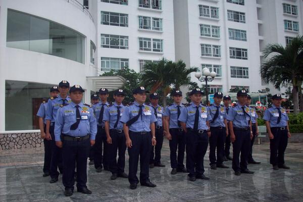 Công ty dịch vụ bảo vệ - Trực 24/7 